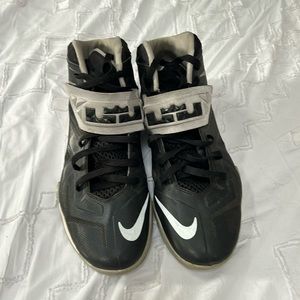 Nike LeBron James  Zoom Soldier 7